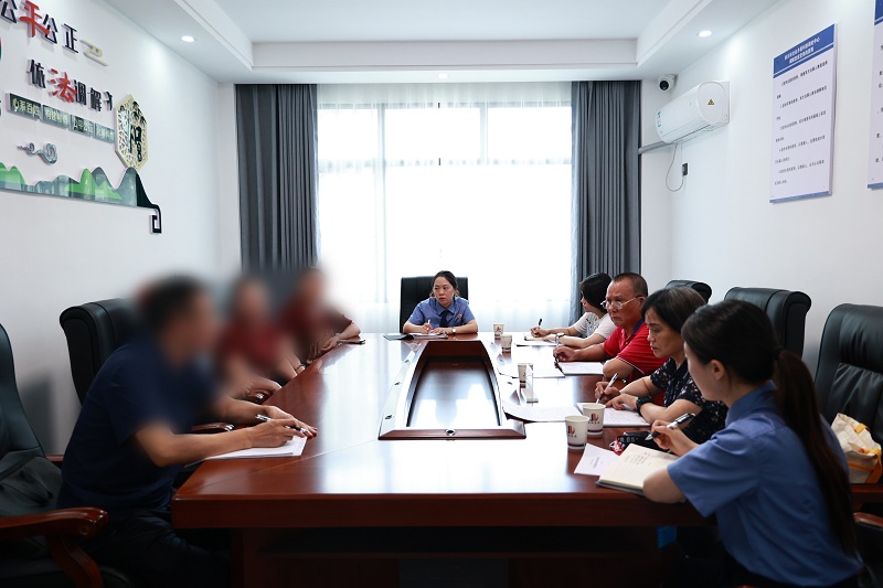 综治中心解心结，一别两宽各自安